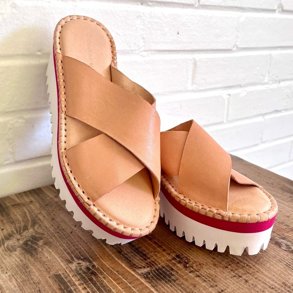 Chocolat Blu Tan Leather Platform Slide with White Sole and Red Stripe